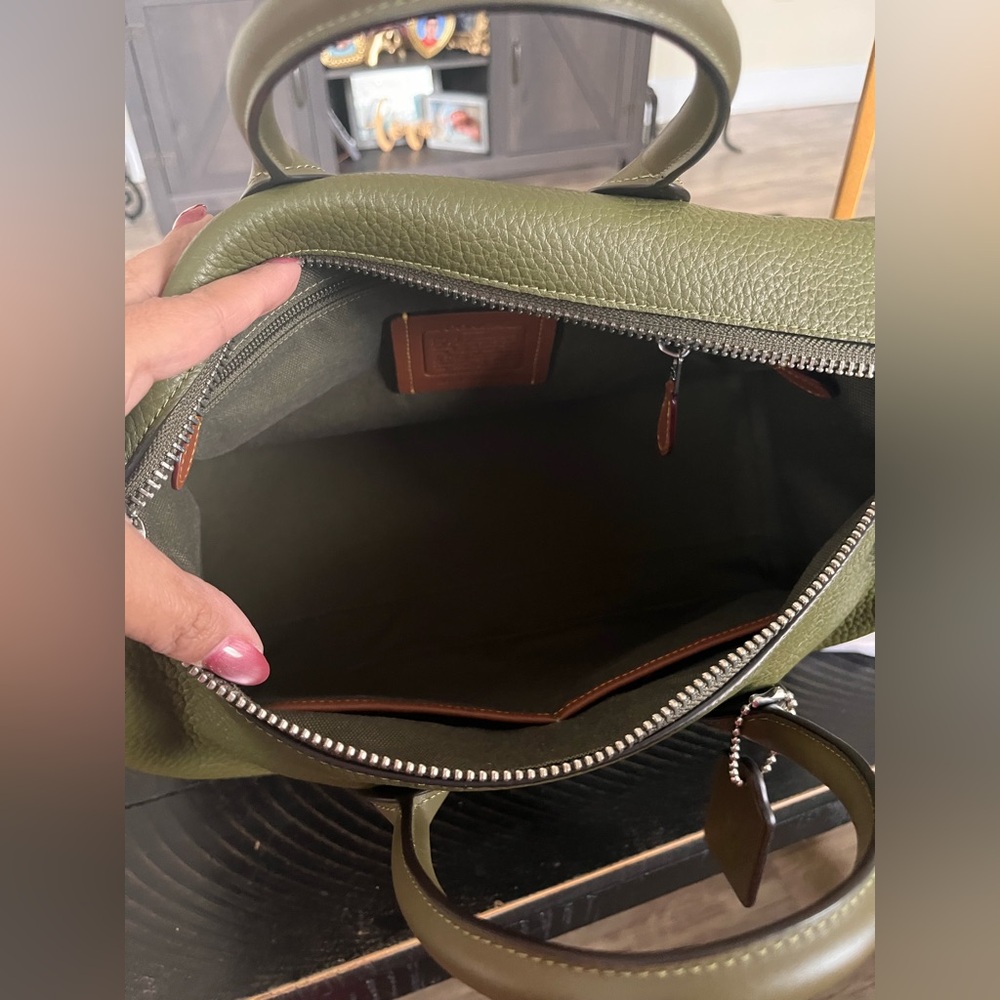 Coach Compass 35 in olive green full grain leather, strap and dust bag included - Picture 4 of 8